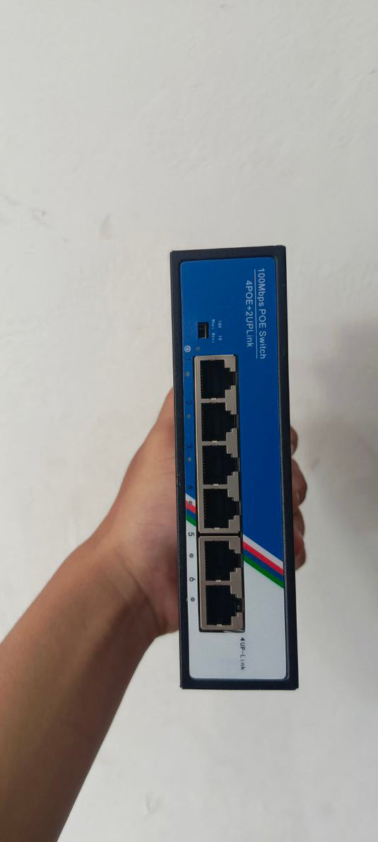 Switch Hub PoE 4 Port + 2 Port Uplink 100 Mbps Full PoE Port