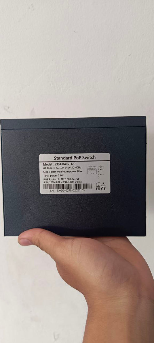 Switch Hub PoE 4 Port + 2 Port Uplink 100 Mbps Full PoE Port