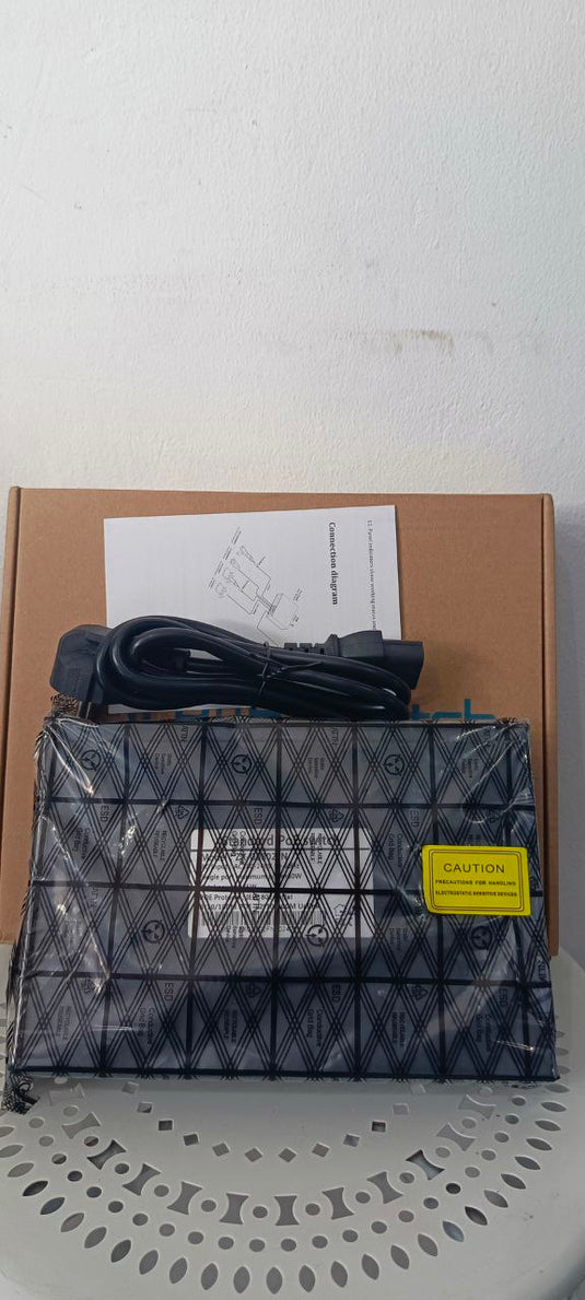 Switch Hub PoE 8 Port + 2 Port Uplink 100 Mbps Full PoE Port