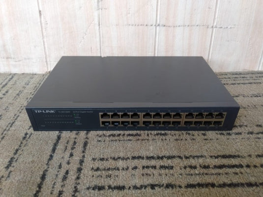 TP-LINK TL-SG1024D 24-Port Gigabit Desktop / Rackmount Switch