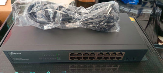 TP-LINK TL-SG1016D 16-Port Gigabit Desktop / Rackmount Switch